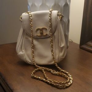 Chanel white leather crossbody bag ~ Authentic